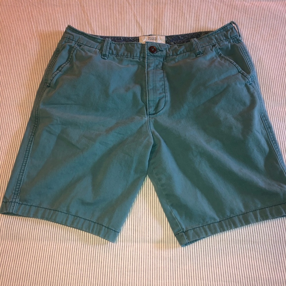 Hollister classic fit shorts size 34 blue